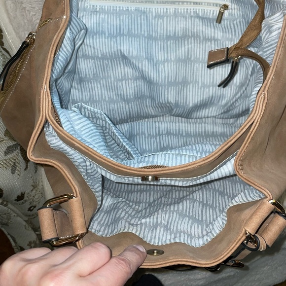 NWT COGNAC WITH GOLD HARDWARE PURSE. BEAUTIFUL AND SPACIOUS - Picture 8 of 8